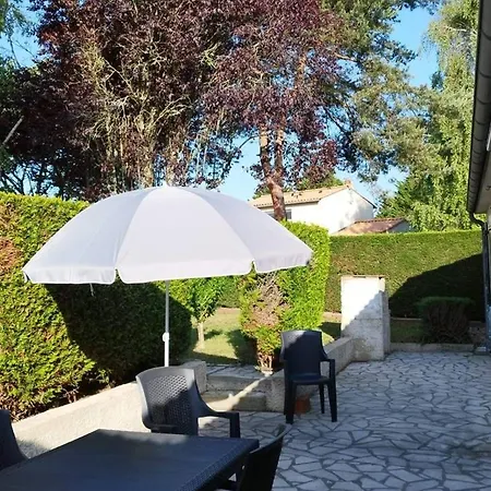 Maison Renovee 3 Avec Terrasse Et Parking A - Fr-1-494-202 *